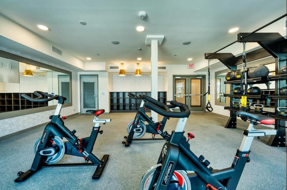 Cozysuites Phx Roro Gym, Pool, Pets, Parking! #9 Phoenix Eksteriør bilde